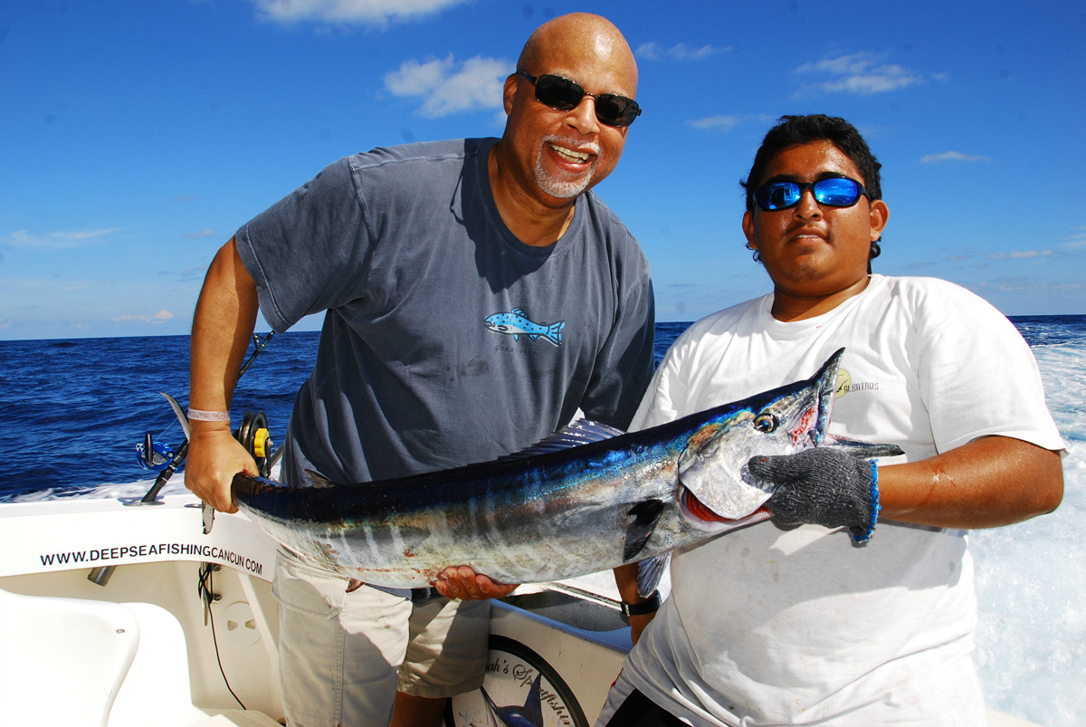 wahoo fishing cancun | trolling for wahoo in Isla Mujeres mexico